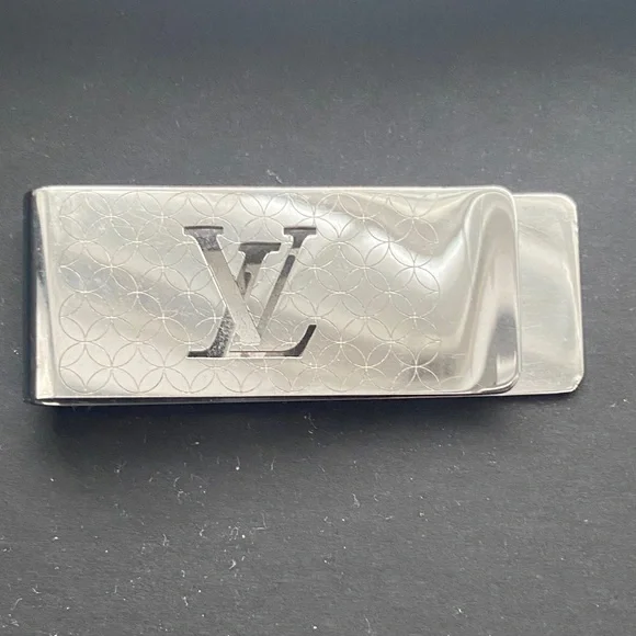Louis Vuitton Elegant Silver Money Clip - Picture 8 of 12